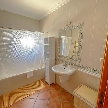 Stela's House - Alojamento Local شقة