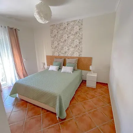 Stela's House - Alojamento Local * Gale (Albufeira)