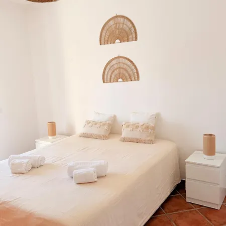 Stela's House - Local