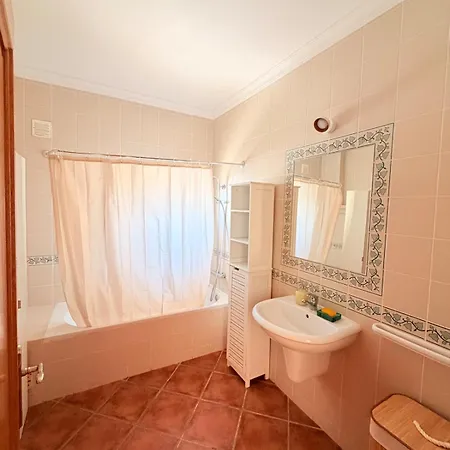 Stela's House - Local * Gale (Albufeira)