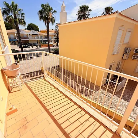 Stela's House - Local